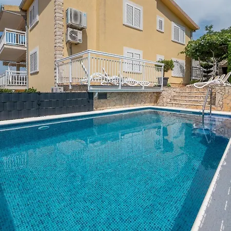 Apartments Kapetan Trogir Exterior photo