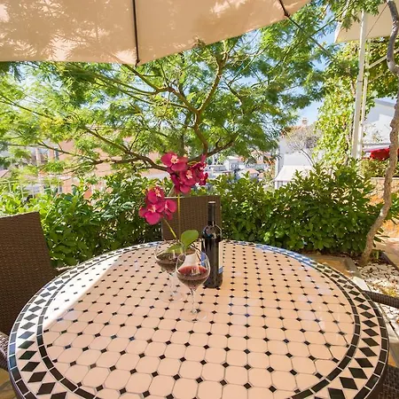Apartments Kapetan Trogir Exterior photo