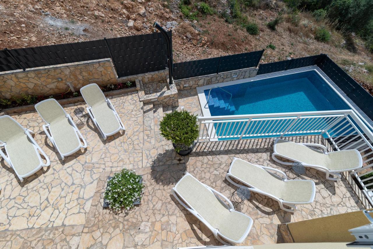 Kapetan Apartment *